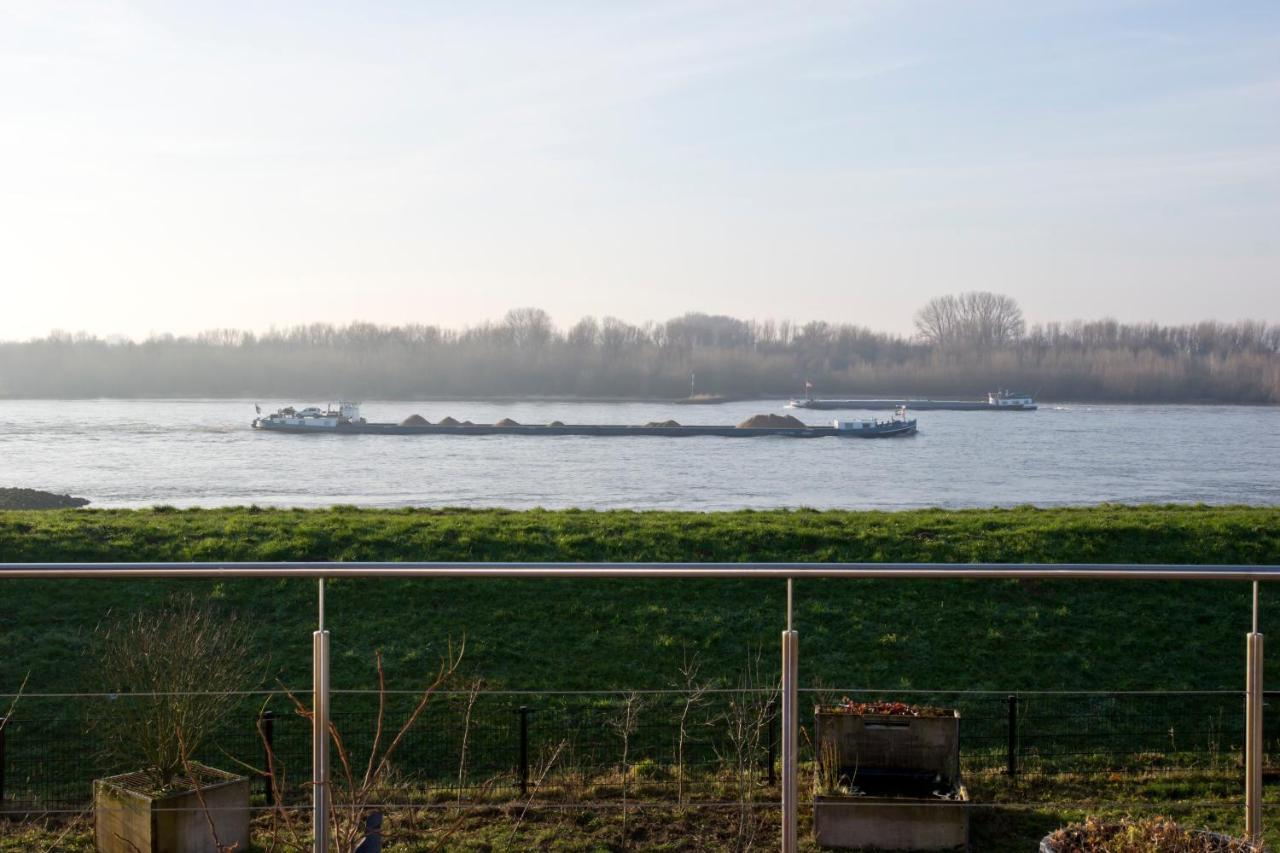 B&B Pompgebouw Aan De Rijn Tolkamer Экстерьер фото