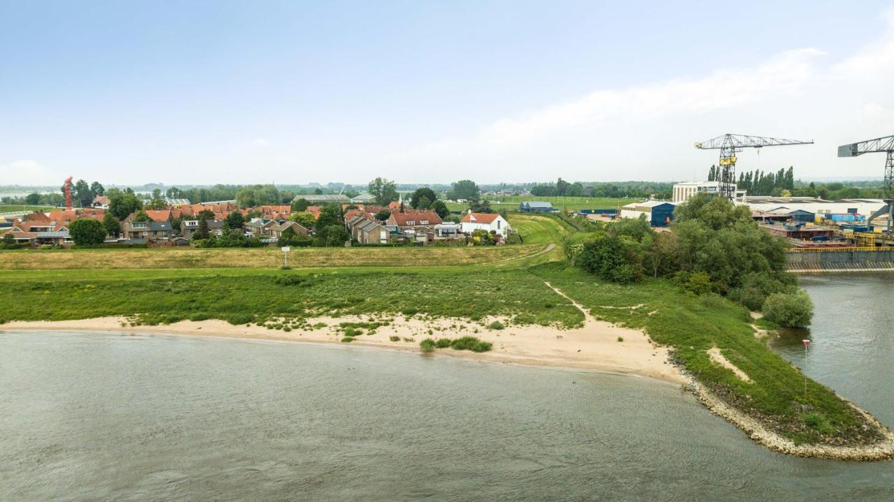 B&B Pompgebouw Aan De Rijn Tolkamer Экстерьер фото