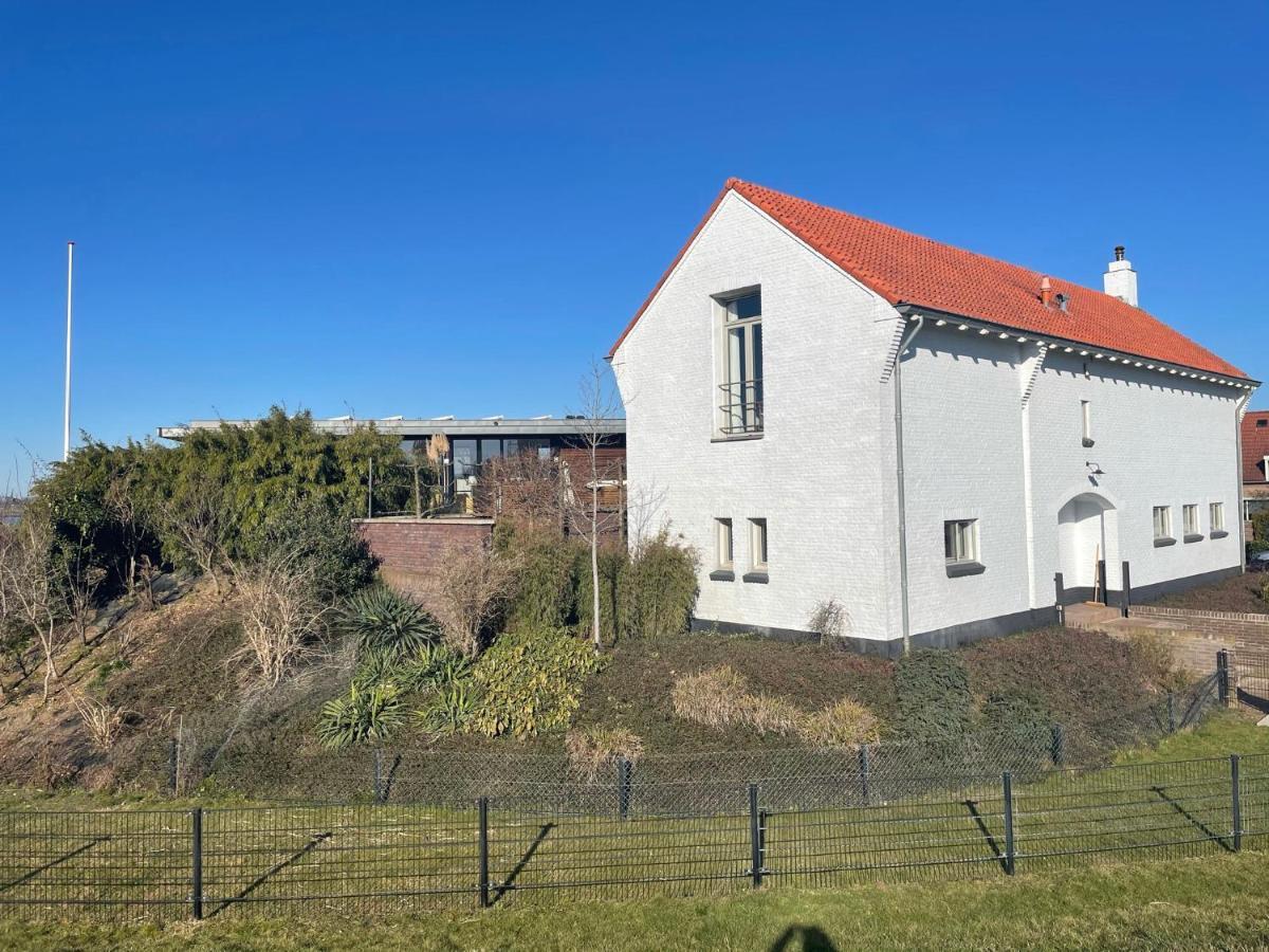 B&B Pompgebouw Aan De Rijn Tolkamer Экстерьер фото