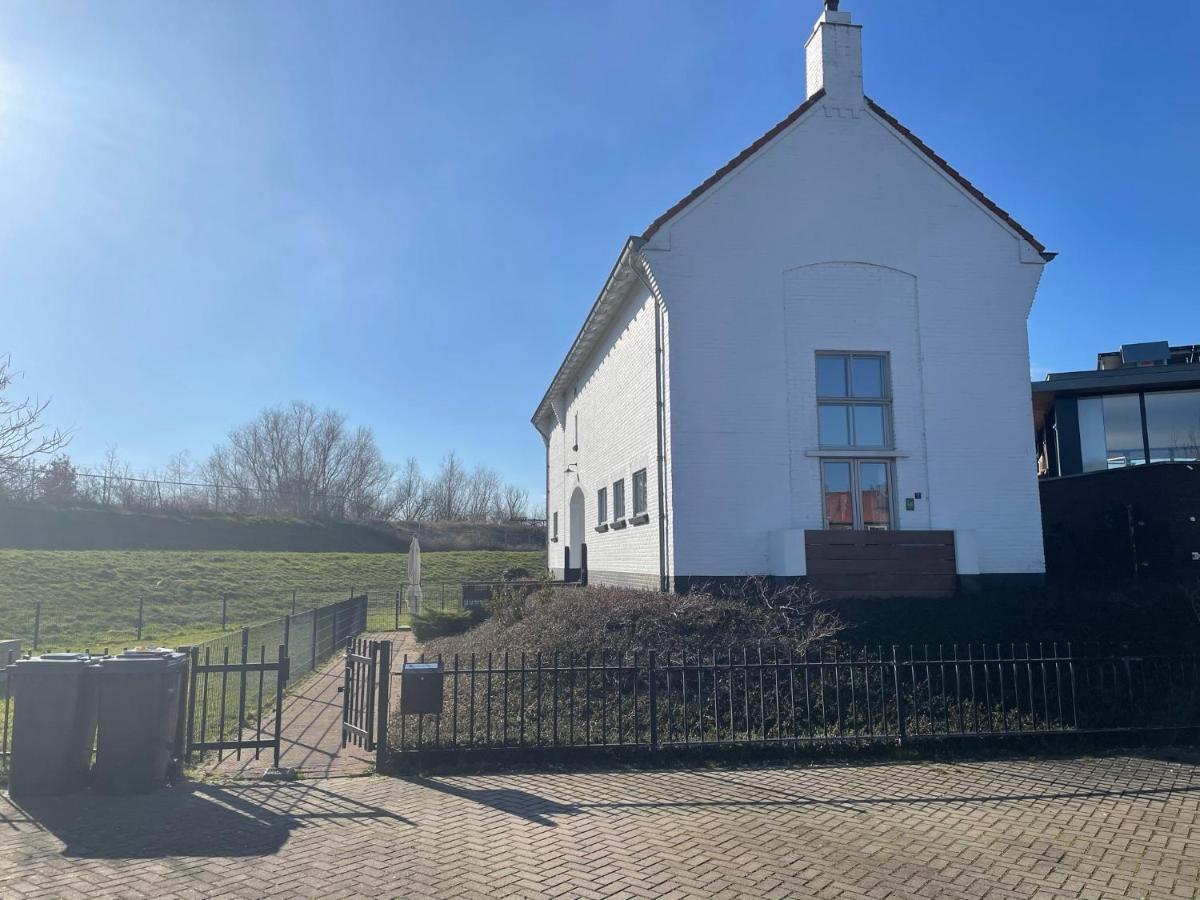 B&B Pompgebouw Aan De Rijn Tolkamer Экстерьер фото
