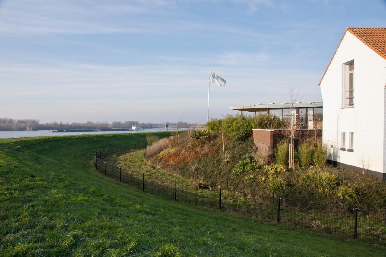 B&B Pompgebouw Aan De Rijn Tolkamer Экстерьер фото